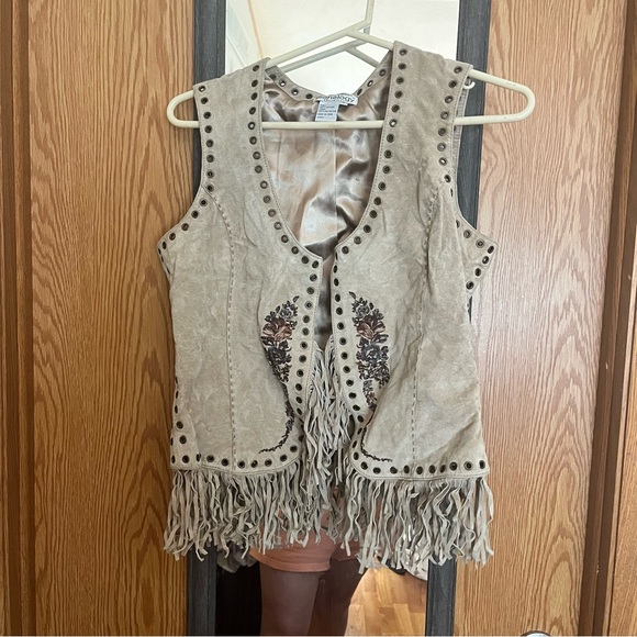 Leather Vintage Floral Studded Vest with fringe - Picture 2 of 5